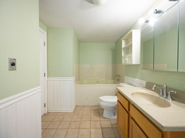 14 Country Club Ln C, Milford MA 01757