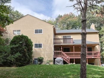 14 Country Club Ln