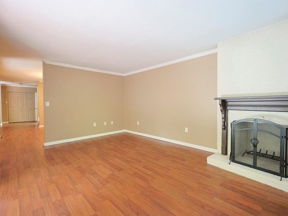 14 Country Club Ln C, Milford MA 01757