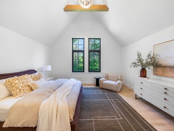 92 Hill St, Lexington MA 02421