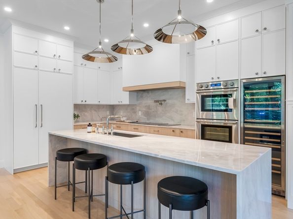 92 Hill St, Lexington MA 02421