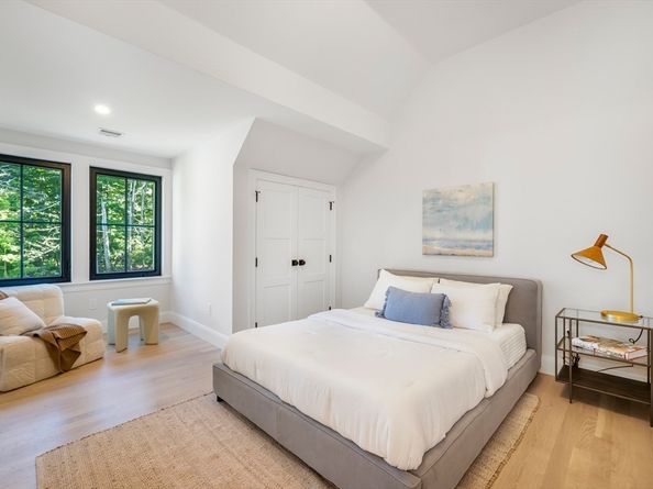 92 Hill St, Lexington MA 02421
