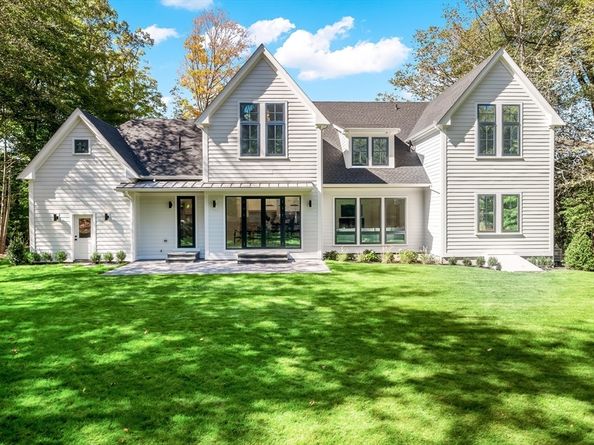 92 Hill St, Lexington MA 02421