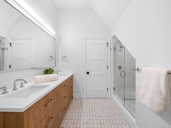 92 Hill St, Lexington MA 02421