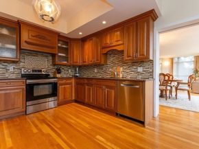 79 Florence St 402S, Newton MA 02467