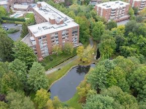 79 Florence St 402S, Newton MA 02467
