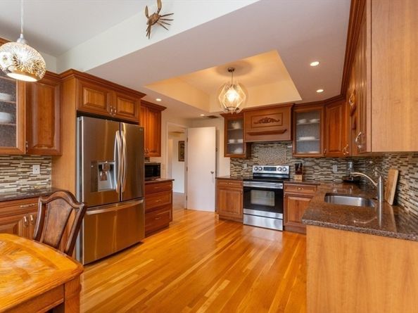 79 Florence St 402S, Newton MA 02467