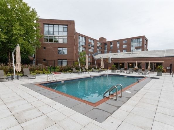 79 Florence St 402S, Newton MA 02467