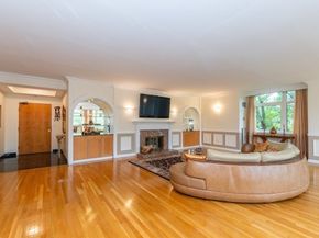 79 Florence St 402S, Newton MA 02467