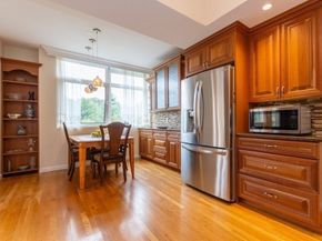 79 Florence St 402S, Newton MA 02467
