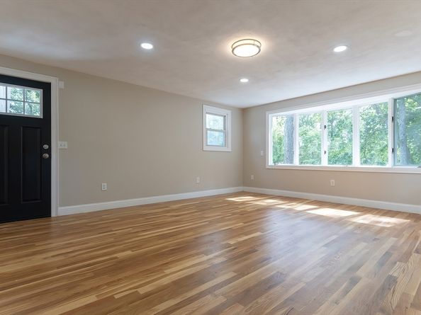 53 Hampden Dr, Norwood MA 02062