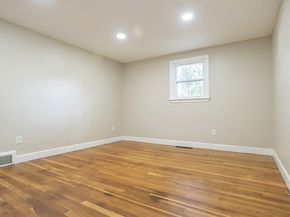 53 Hampden Dr, Norwood MA 02062