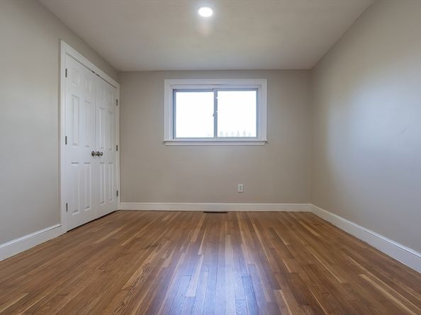 53 Hampden Dr, Norwood MA 02062