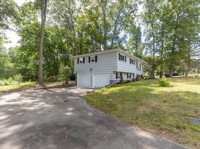 53 Hampden Dr, Norwood MA 02062