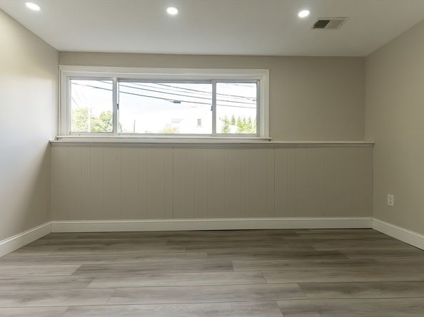 53 Hampden Dr, Norwood MA 02062