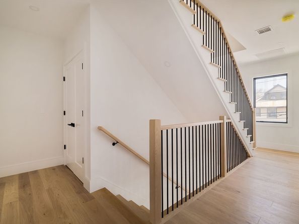 27 Cross St 27, Newton MA 02465
