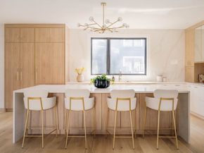 27 Cross St 27, Newton MA 02465