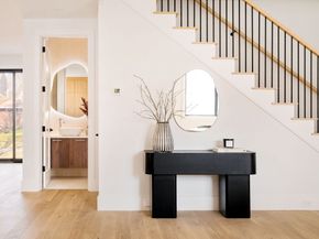 27 Cross St 27, Newton MA 02465