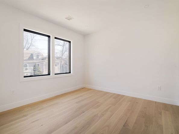 27 Cross St 27, Newton MA 02465