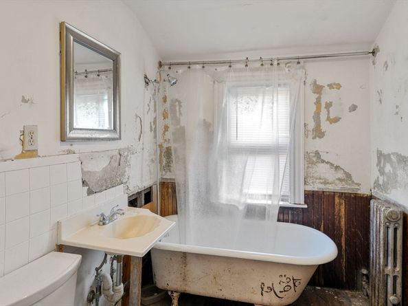 19 Elmhurst St, Boston MA 02124