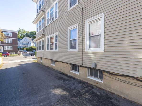 257 Belgrade Ave, Boston MA 02131