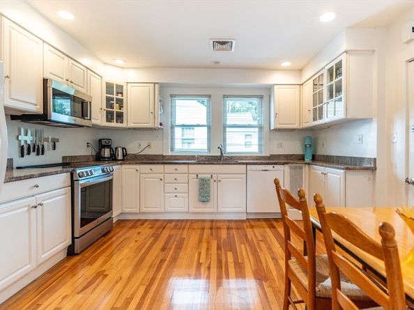 56-58 Cloverdale Rd 56, Newton MA 02461