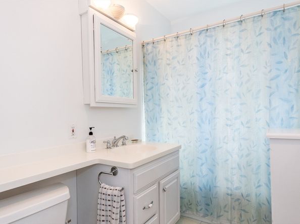 56-58 Cloverdale Rd 56, Newton MA 02461