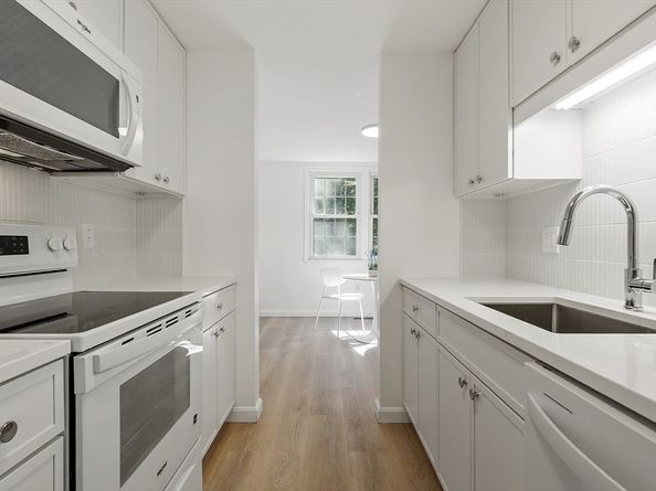 61 Patrick Road 61, Tewksbury MA 01876