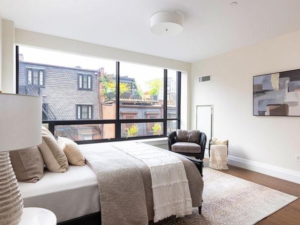 45 Temple St 502, Boston MA 02114