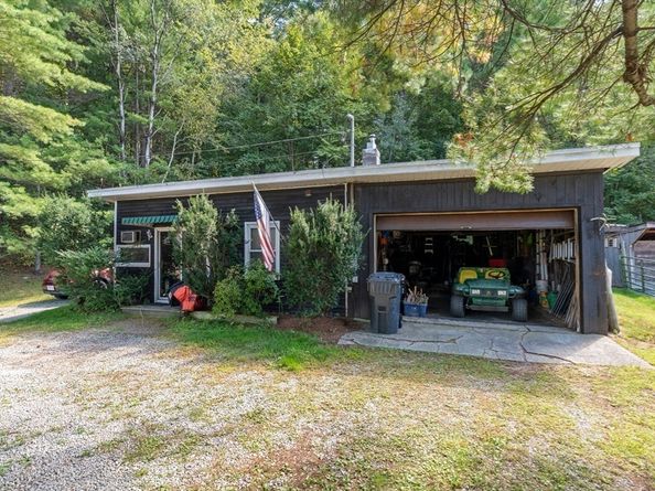 467 Durfee St, Southbridge MA 01550