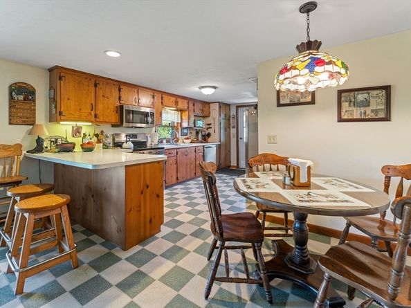 467 Durfee St, Southbridge MA 01550