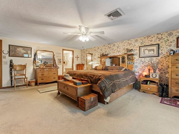 467 Durfee St, Southbridge MA 01550