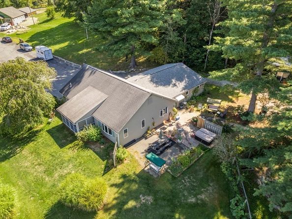 467 Durfee St, Southbridge MA 01550
