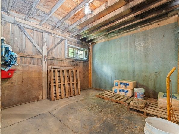 467 Durfee St, Southbridge MA 01550