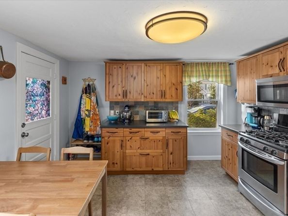 9 John St, Waltham MA 02453