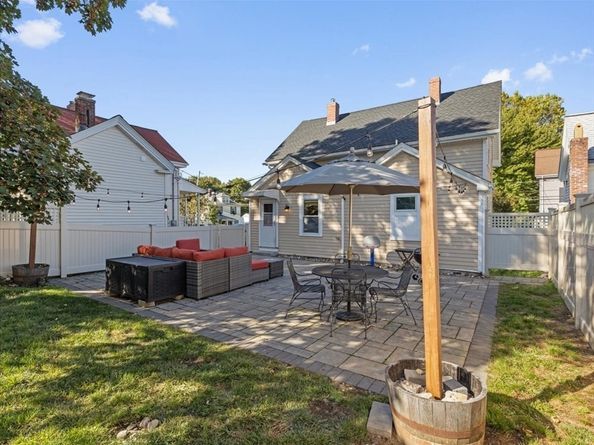 9 John St, Waltham MA 02453