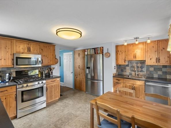 9 John St, Waltham MA 02453