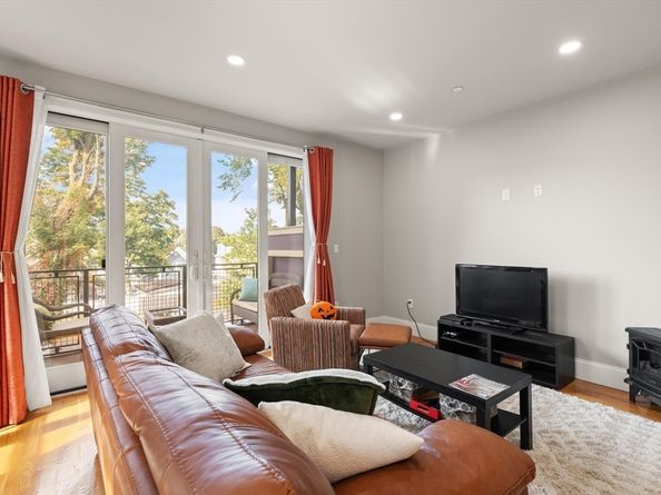 34 Dix St 3, Boston MA 02122