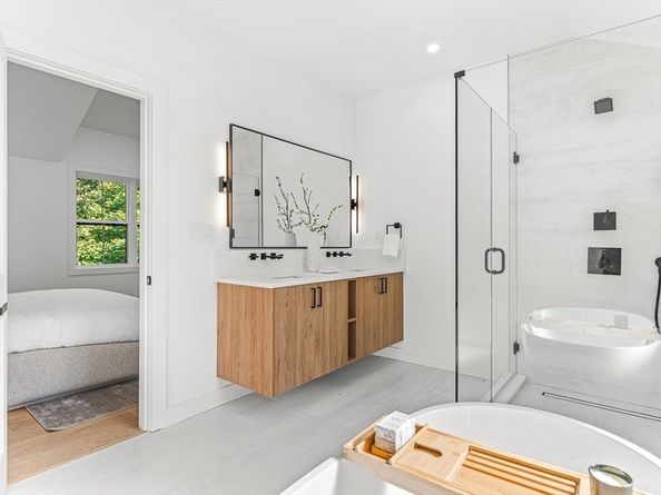 12-14 Sylvan Street 4, Melrose MA 02176