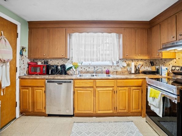 29 Oconnell Ave, Quincy MA 02169