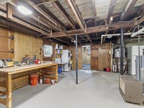 31 Johnson St, Leominster MA 01453