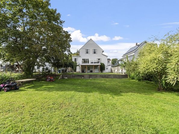 31 Johnson St, Leominster MA 01453