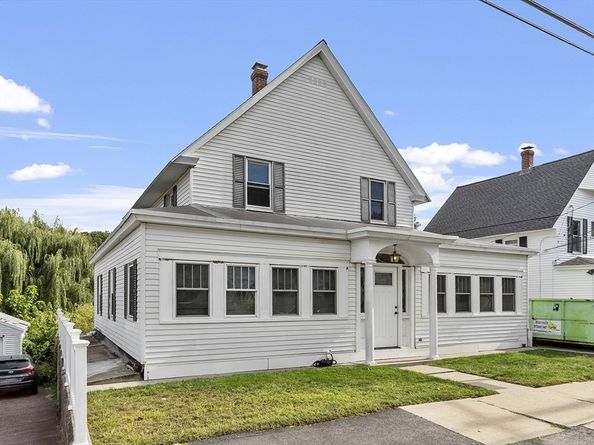 31 Johnson St, Leominster MA 01453