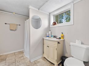 37 Hillcrest Rd, Wakefield MA 01880