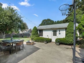 37 Hillcrest Rd, Wakefield MA 01880