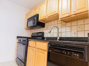 44 Washington St 501, Brookline MA 02445