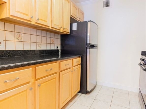 44 Washington St 501, Brookline MA 02445