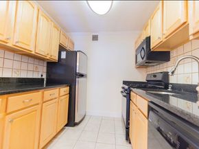 44 Washington St 501, Brookline MA 02445