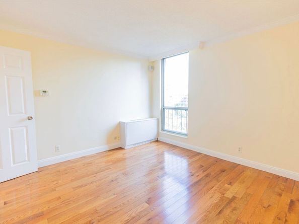44 Washington St 501, Brookline MA 02445