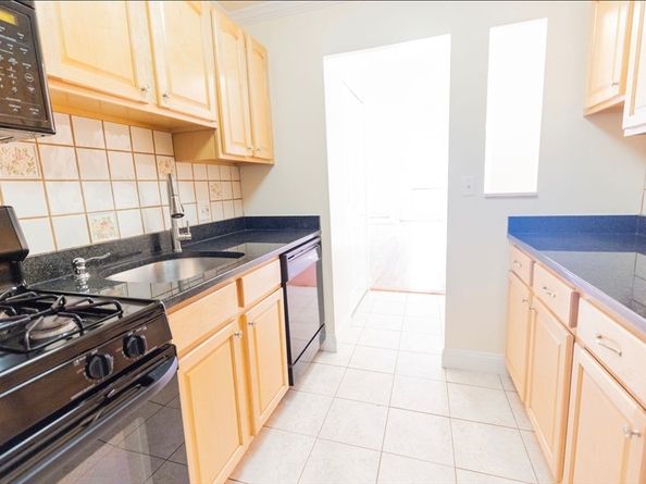 44 Washington St 501, Brookline MA 02445